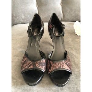 New Tahari Open Toed Sandals Snake Print 9.5‎